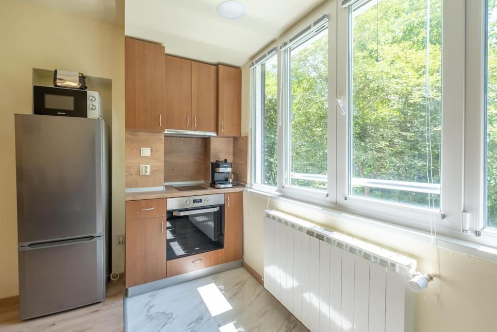 Top Location, Brand New 3 Bdrm Apt & Free Parking Sofie Exteriér fotografie