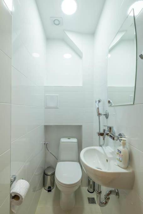 Top Location, Brand New 3 Bdrm Apt & Free Parking Sofie Exteriér fotografie