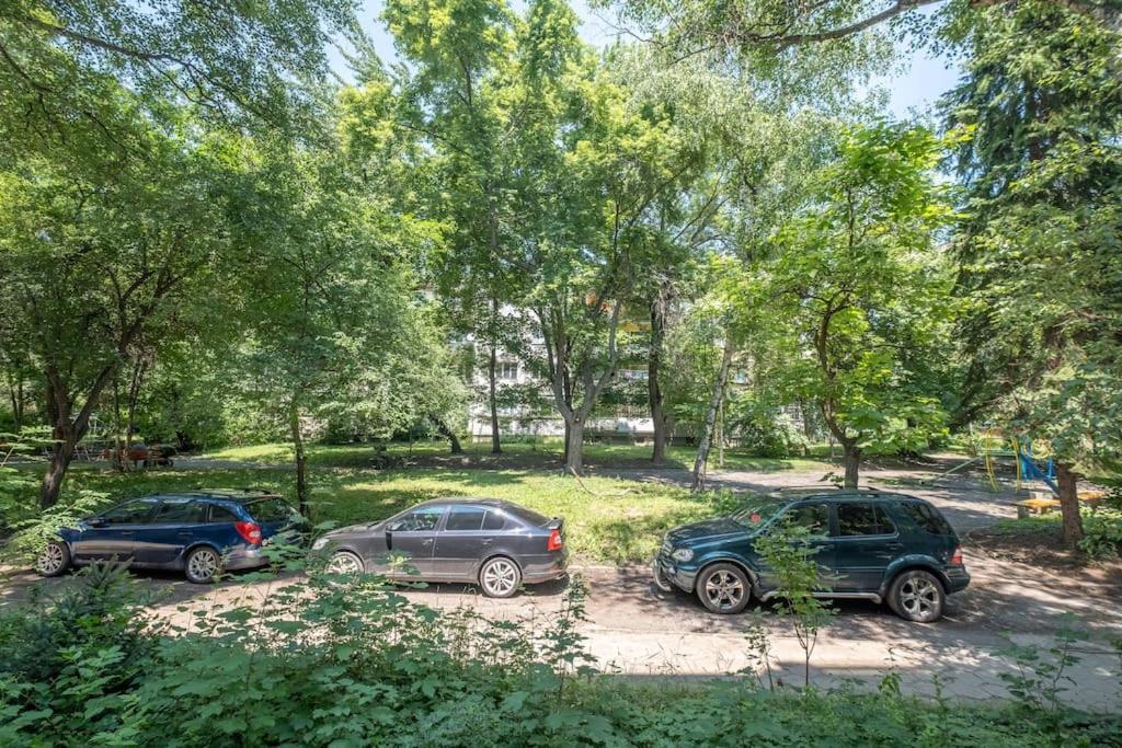 Top Location, Brand New 3 Bdrm Apt & Free Parking Sofie Exteriér fotografie